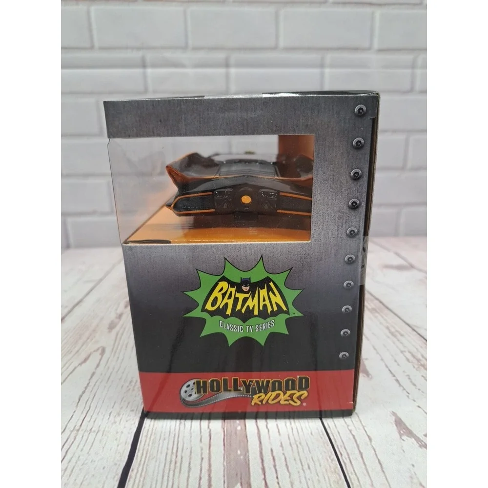 NEW Jada Toys 30873 Batman 1966 TV Series BATMOBILE 1:24 Scale Vehicle w/Figure
